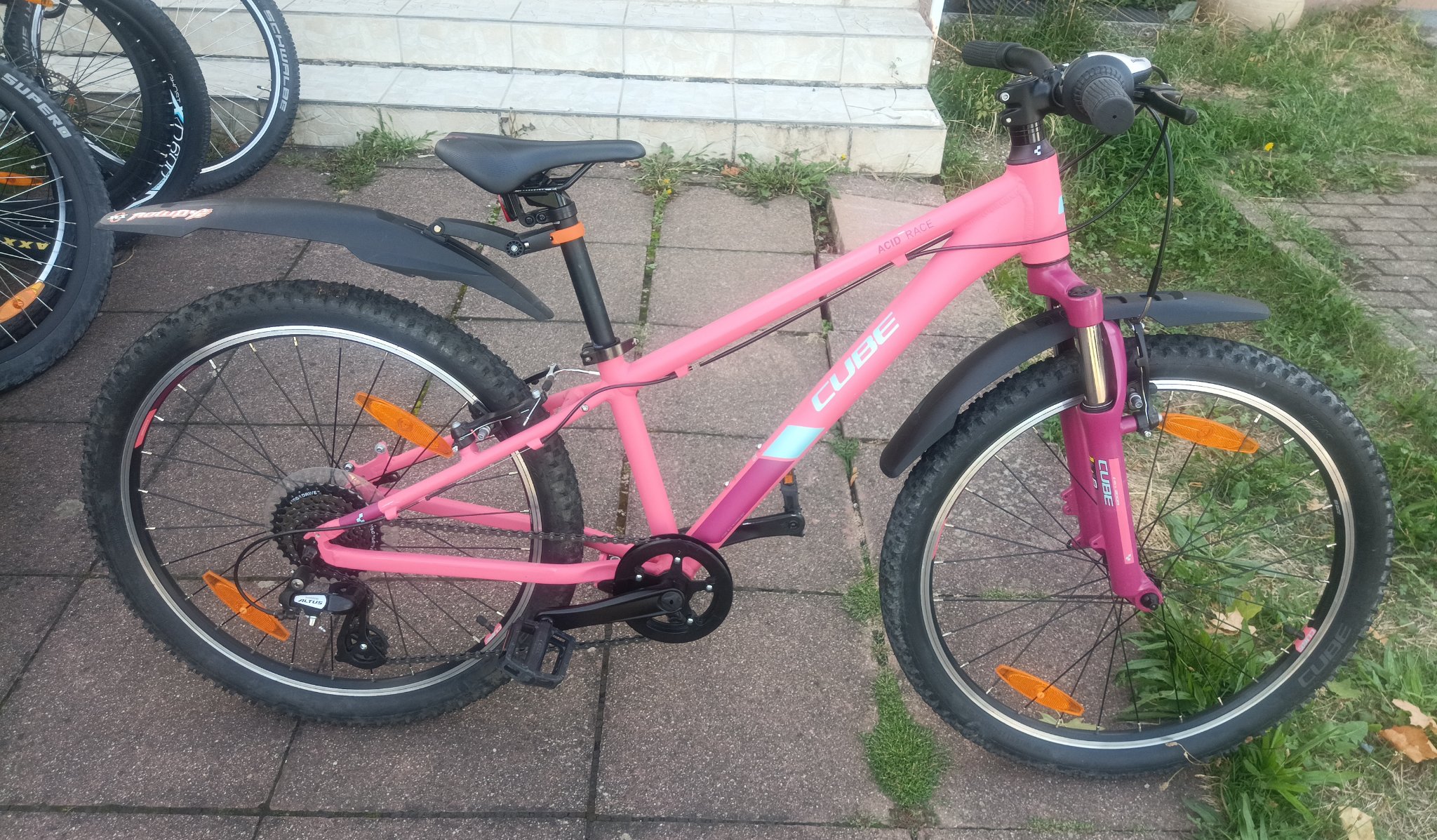 24 Zoll Cube Kinder MTB Fahrrad. 32 size. — Bild 7
