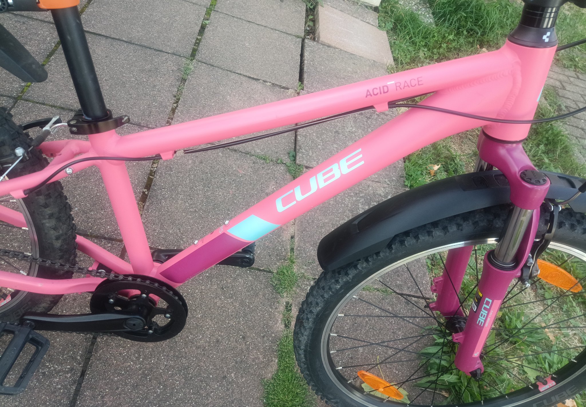 24 Zoll Cube Kinder MTB Fahrrad. 32 size.