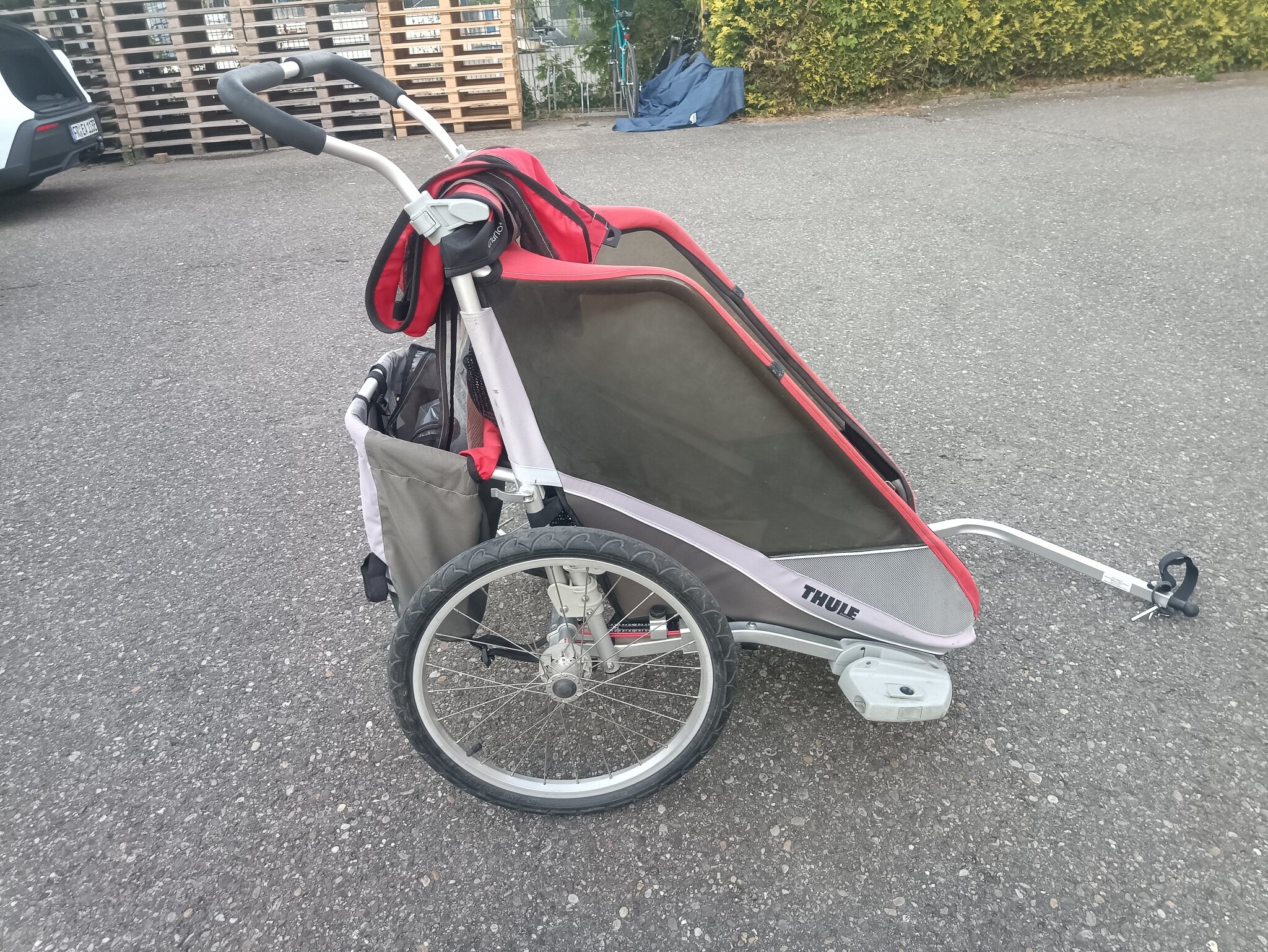 Thule Kinderanhänger   Sonstiges — Mietflotte