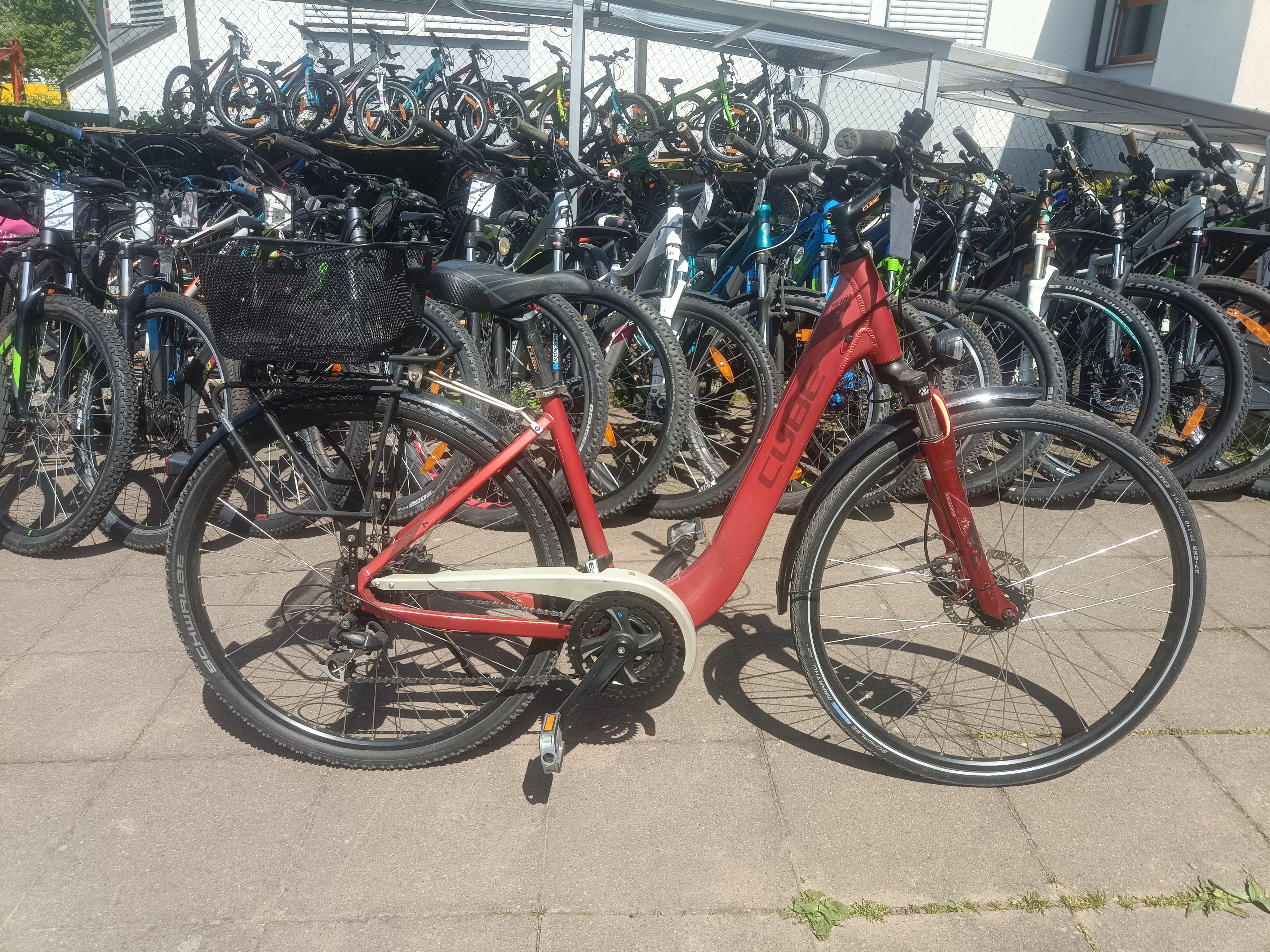 28 Zoll Cube Fahrrad. 21 Gänge. 46 size m nabendinamo  Touring 