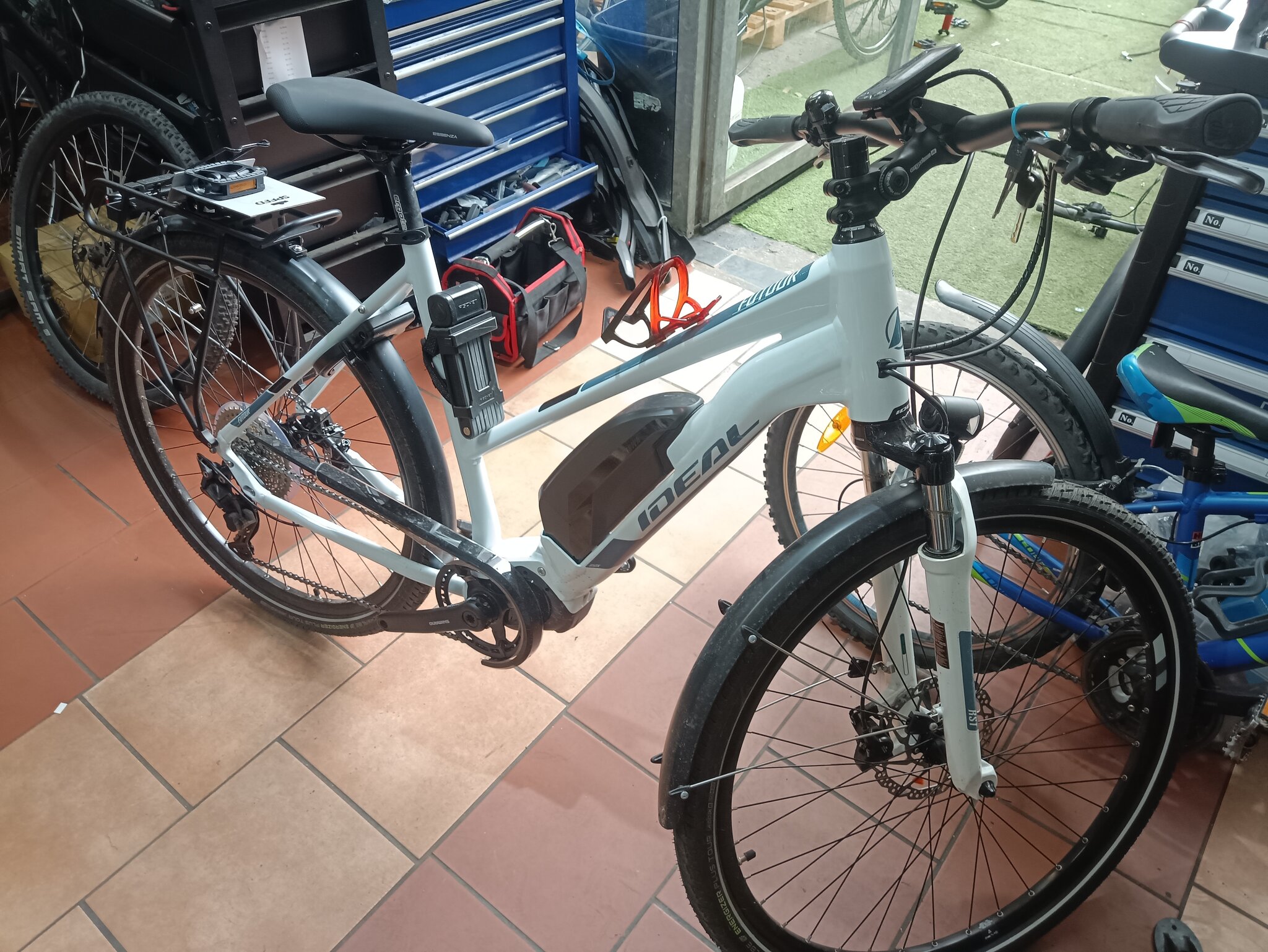 E4 - IDEAL E Bike ( 50 size) Neuwertiges Fahrrad IDEAL FUTOUR-6109 ECO — 2