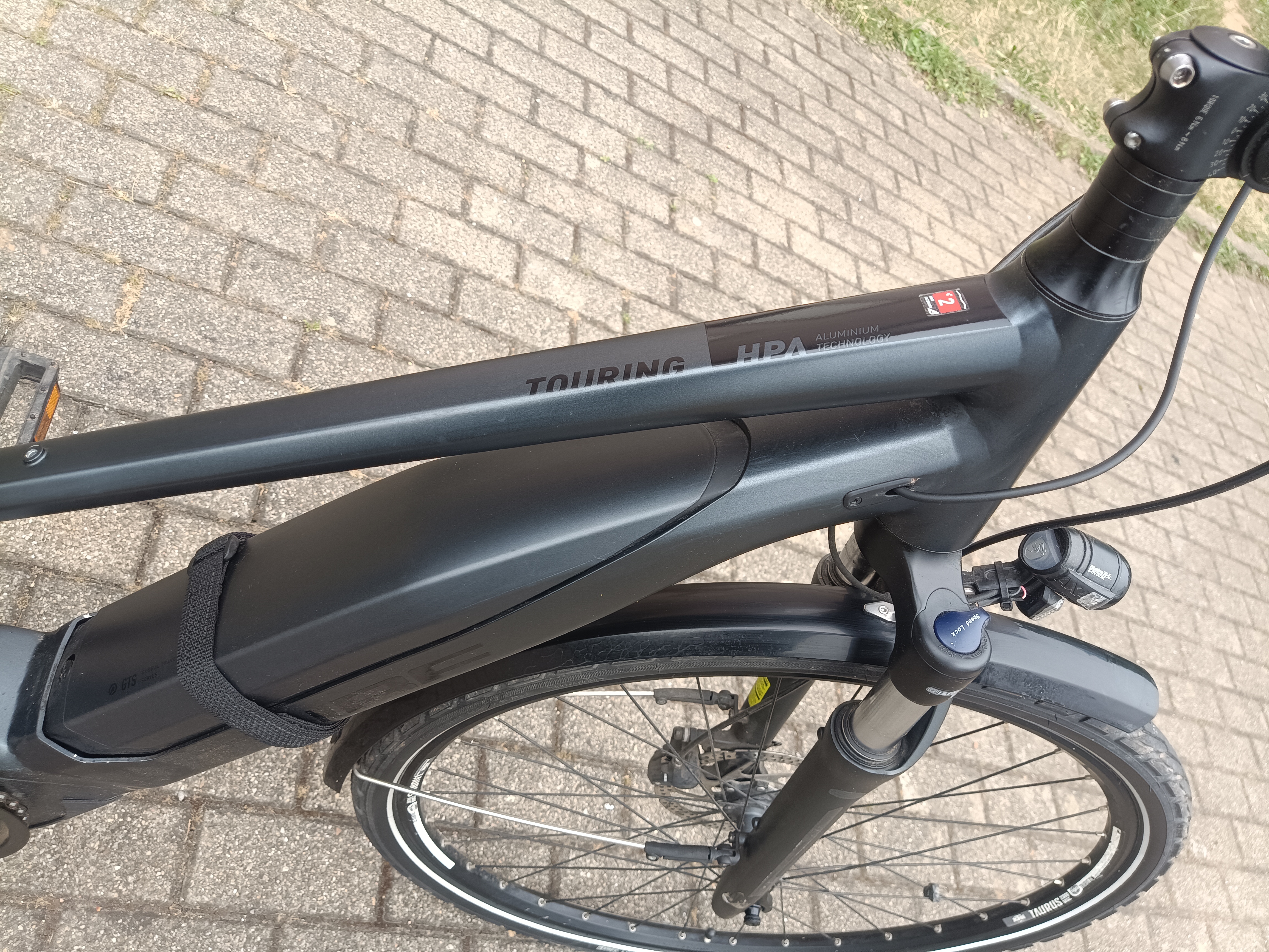 E13 - Cube Touring 48 size  Touring  — 2
